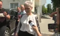 Momentul reținerii Tatianei Nistorică: secretara de stat a refuzat să răspundă întrebărilor jurnaliștilor și a plecat însoțită de ofițerii CNA - VIDEO