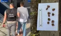 Un tânăr din stânga Nistrului, prins în flagrant cu zeci de pachețele cu droguri: urma să le distribuie în mai multe locații din Chișinău  - VIDEO