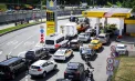 Consecințele atacurilor ucrainene asupra Rusiei: bătăi la cozile pentru benzină, iar alți șoferi spun că dorm în mașină pentru a nu pierde locul la coadă - VIDEO
