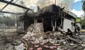 Un mort și peste 20 de răniți în urma atacurilor rusești asupra Ucrainei: Blocuri distruse, mașini în flăcări și salvatori care caută supraviețuitori printre dărâmături - VIDEO
