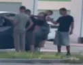 Au atras un tânăr într-o pădure pentru o întâlnire legată de cumpărarea unor fructe, apoi l-ar fi amenințat cu moartea și i-ar fi cerut 900.000 de lei: șapte persoane, reținute și plasate în arest preventiv - VIDEO