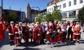 Moș Crăciun a venit în mijlocul verii. Mii de bărboși în costume roșii au invadat străzile unui oraș din Danemarca - VIDEO