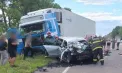 Accident groaznic la Sîngerei. Un șofer a murit, după ce s-a ciocnit frontal cu mașina într-un camion: automobilul, transformat într-un boț de fiare 