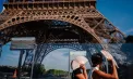  37 de departamente din Franța, cu alertă roșie de caniculă. Turnul Eiffel, muzeele Luvru şi Orsay se închid mai devreme 