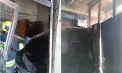 Incendiu pe strada Pietrarilor din Chișinău: un muncitor a ajuns la spital după ce s-a intoxicat cu fum în timp ce încerca să stingă flăcările de unul singur - FOTO