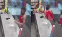 A luat un accesoriu chiar sub ochii vânzătorului, într-un magazin din Chișinău: un bărbat, cercetat penal - VIDEO