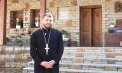 Un preot din raionul Florești a construit în curtea bisericii o casă muzeu, numită Vatra Strămoșească: „Este o împlinire sufletească” - VIDEO