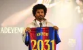 Noua vedetă a Barcelonei: un fotbalist de viteză, cu origini românești, cumpărat de la Borussia Dortmund