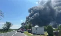 Autocisternă din Republica Moldova, cuprinsă de flăcări în România după un impact violent: Șoferul a ajuns la spital, iar autoritățile au instituit un perimetru de siguranță pe o rază de 800 de metri - VIDEO