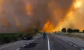 Incendiile fac ravagii în sudul Europei. Grecia evacuează localnici și turiști pe mare, Turcia luptă cu focare violente, iar Spania și Franța încep să recâștige controlul - VIDEO