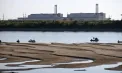 Canicula lovește și sistemul energetic al Europei. Nivelul record de scăzut al Dunării amenință funcționarea centralei nucleare de la Paks - VIDEO