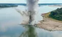 Primele efecte după detonarea stâncii de pe Dunăre. Nivelul apei la Cernavodă a crescut ușor, însă pericolul opririi Reactorului 2 nu a trecut - VIDEO