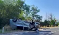 Un șofer s-a răsturnat cu mașina după ce s-a lovit cu un alt automobil, la Anenii Noi. Imagini surprinse de martori - FOTO/VIDEO