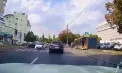 Un șofer nu s-a oprit la trecerea de pietoni în timp ce o femeie voia să treacă strada. Poliția s-a autosesizat – VIDEO