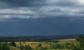 Sunt așteptate ploi cu descărcări electrice în nordul și centrul Republicii Moldova. Ce temperaturi se vor înregistra. Prognoza meteo
