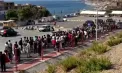 Sute de persoane din Maroc, evacuate de pe plaja din Ceuta. Unde sunt relocate de autorități - VIDEO
