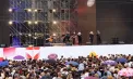 „Ne bucurăm pentru artiști, pentru istorie, pentru lupta noastră”: moldovenii au sărbătorit 35 de ani de Independență în ploaie, cu muzică și hore - VIDEO