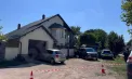 Gospodăria din Criuleni, unde doi soți au fost găsiți împușcați, este încercuită, iar accesul restricționat. Polițiștii, la locul tragediei - FOTO