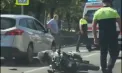 Accident la Chișinău: un motociclist a fost transportat la spital după ce s-a izbit de o mașină - VIDEO