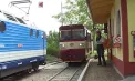 Un ceh pasionat de trenuri și-a construit o cale ferată în propria curte. Bărbatul a deschis porțile grădinii și pentru alți pasionați de trenuri