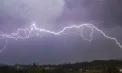 Toamna începe cu ploi și descărcări electrice în mai multe raioane din nordul Republicii Moldova. Ce temperaturi sunt prognozate