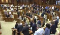 Un minut de reculegere la Parlament, după tragedia de la Măgdăcești: Platforma Femeilor Deputate va organiza audieri publice