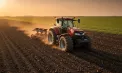 Tractoarele și utilajele agricole vor putea fi puse pe piață doar după omologare. Ce prevede proiectul votat în parlament