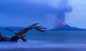 Vulcanul Anak Krakatau a erupt. Peste 200 de zboruri suspendate în Indonezia