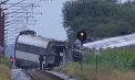 Zeci de răniți, după ce un tren cu sute de pasageri a lovit un obiect pe șine și a deraiat în Franța