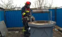 Intervenție dificilă la Dondușeni: Un bărbat, salvat de pompieri după ce a căzut într-o fântână de 7 metri