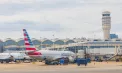 O dronă a oprit zborurile pe un aeroport aglomerat din Washington: Piloții au dat alarma prin radio
