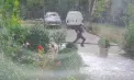 A furat un telefon de 17 mii de lei din mâna unei tinere și a fugit: un bărbat, reținut de polițiștii din sectorul Rîșcani - VIDEO