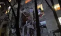 Atac „absolut inuman” în Sumî: O bombă rusească a lovit în plin un bloc de 9 etaje. Oameni prinși sub dărâmături