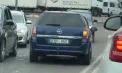 A ieșit pe contrasens pentru a evita ambuteiajul: șofer surprins pe strada Vadul lui Vodă în timp ce încalcă mai multe reguli de circulație - VIDEO