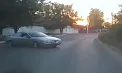 Șofer băut și fără permis, urmărit de poliție, s-a lovit de un automobil la Rîbnița. Momentul, surprins de o cameră de bord - VIDEO