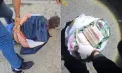 O femeie din Chişinău, la un pas să rămână fără apartament după ce a fost păcălită de escroci. Doi tineri, reținuți în flagrant - VIDEO