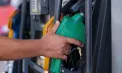 Vești bune pentru șoferi: În weekend benzina coboară sub 34 de lei litrul. Cât va costa motorina - FOTO