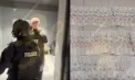 Percheziții de amploare la Chișinău într-un dosar ce vizează o rețea de cinci call-centre. Mai multe persoane - reținute. Imagini din timpul descinderilor - VIDEO