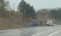 Carosabilul umed le dă bătăi de cap șoferilor: un automobil a ajuns în șanț în apropiere de Băcioi - VIDEO
