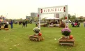 Hram cu trânte, bucate pregătite pe loc și muzică la Ghidighici: Localnicii au petrecut pe stadion, apoi și-au primit rudele acasă - VIDEO