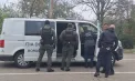 Un bărbat cu cetățenie română-ucraineană și unul din Kârgâzstan căutați prin INTERPOL, extrădați din Moldova. Ce au făcut - VIDEO