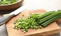 Cum scapi de mirosurile neplăcute de pe tocătorul de bucătărie. Ingredientele simple care te ajută să îl cureți eficient