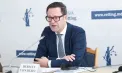 Herman von Hebel rămâne în Comisia de Vetting, în pofida deciziei Curții Constituționale? Grosu ironizează argumentele opoziției: „Singura pretenție era la capitolul cum bea ceai” - VIDEO