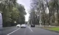 Imagini periculoase pe o stradă din Chișinău: un șofer a mers pe contrasens și era cât pe ce să se lovească frontal de o altă mașină - VIDEO