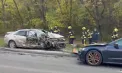 Un automobil, făcut zob, după ce s-a izbit într-un pilon în capitală: șoferul și pasagerul, transportați la spital - VIDEO