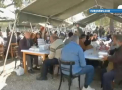 Mai multi greci au avut parte de un Paste sarac. Sute de oameni au fost hraniti la o baza militara