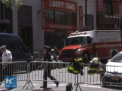 Incident bizar la New York. Zece oameni, raniti dupa ce a cazut peste ei un aparat de aer conditionat - VIDEO
