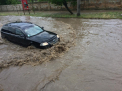 A turnat ca din galeata: O ploaie torentiala scurta, pe alocuri cu grindina, a facut ravagii in capitala. Mai multe strazi, INUNDATE - VIDEO