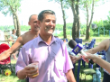 Toast pentru viitorul primar cu paharul in mana! "Ii indemn pe toti care nu au votat sa se duca la votare, dar noi avem aici o zi onomastica" - VIDEO