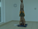 Zeci de mii de oameni au sarbatorit astazi Ziua Internationala a Practicii Yoga. Un barbat din Dubai a stabilit si un record: a stat in cap timp de o ora - VIDEO